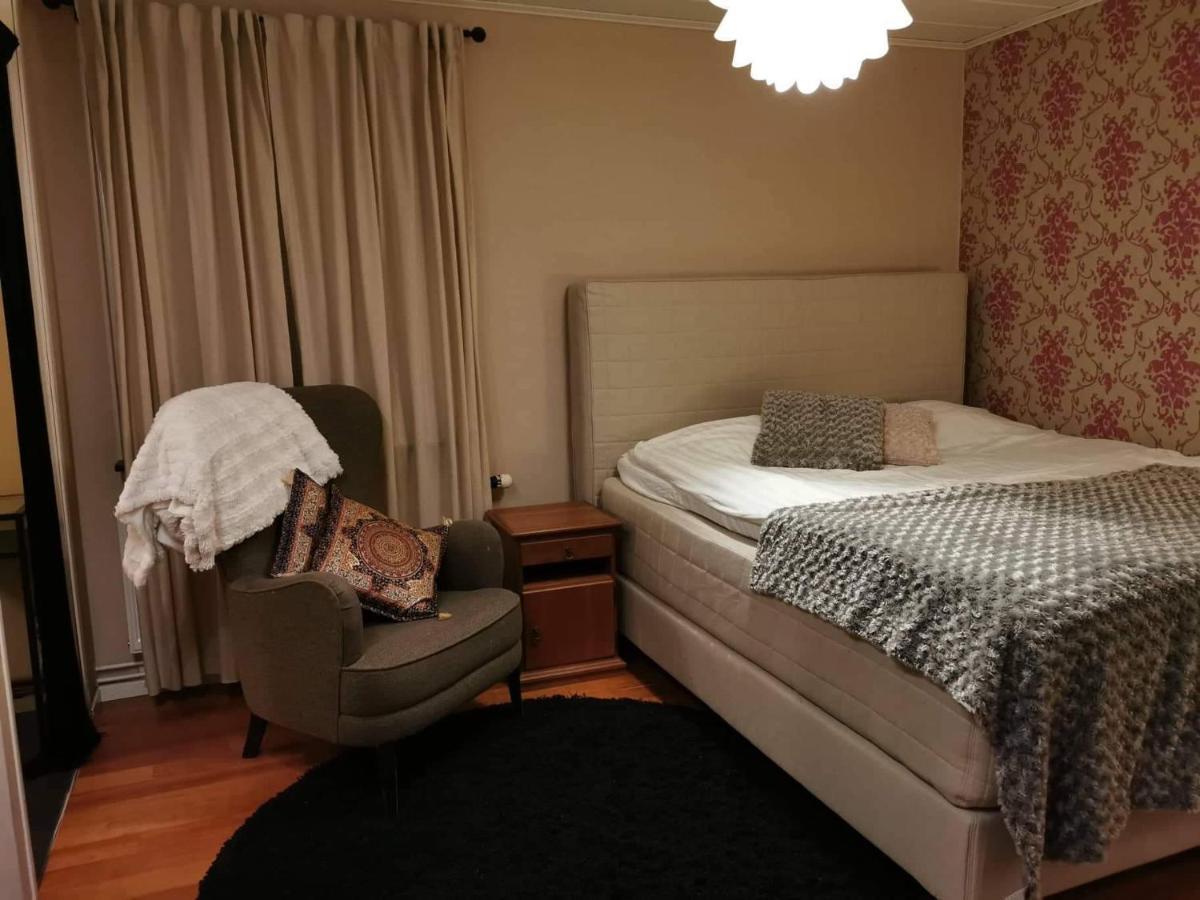 Own Room With Big Bed In A Big House! Lulea Luaran gambar